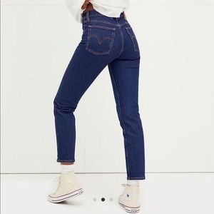 Levi’s Wedgie Icon raw-edge jeans